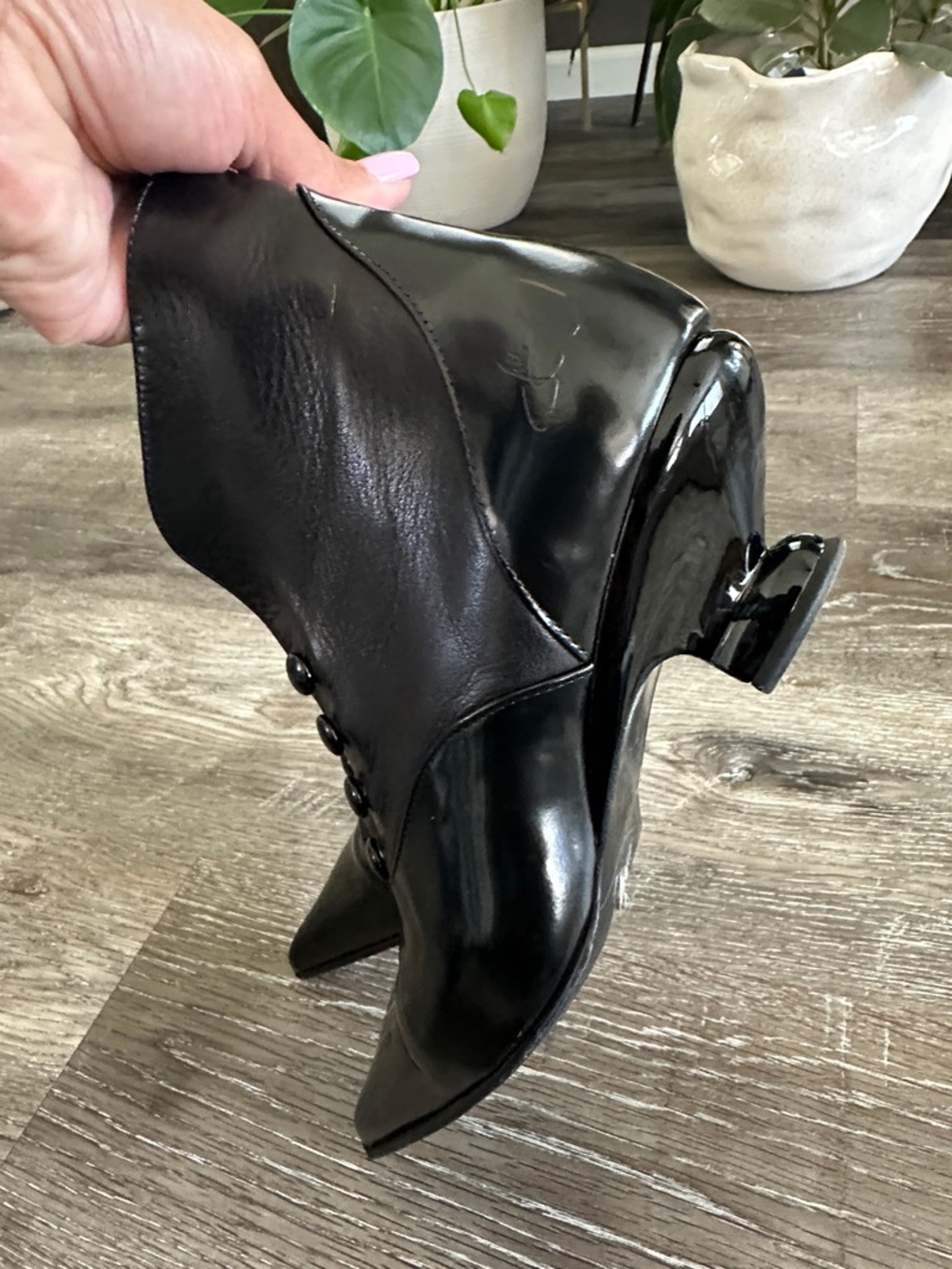 Rare John Fluevog Size 9 Pointed Lace-Up Black Patent Ankle Boots - - Picture 9 of 17